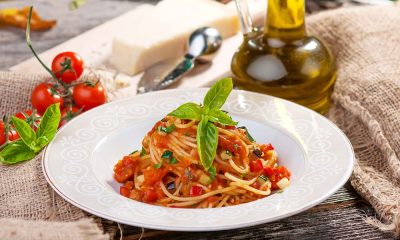 Spaghetti with vegetables and tomato sauce